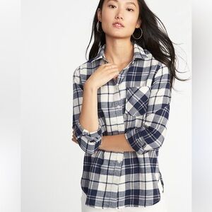 Old Navy Women's Blue and White Plaid Button Down Shirt
